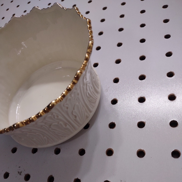 Lenox Keepsake Dish with Gold Trim - Picture 3 of 7